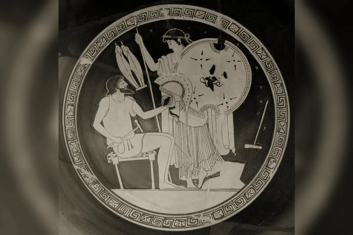 Héphaïstos à sa forge, frappant une enclume divine, céramique grecque antique